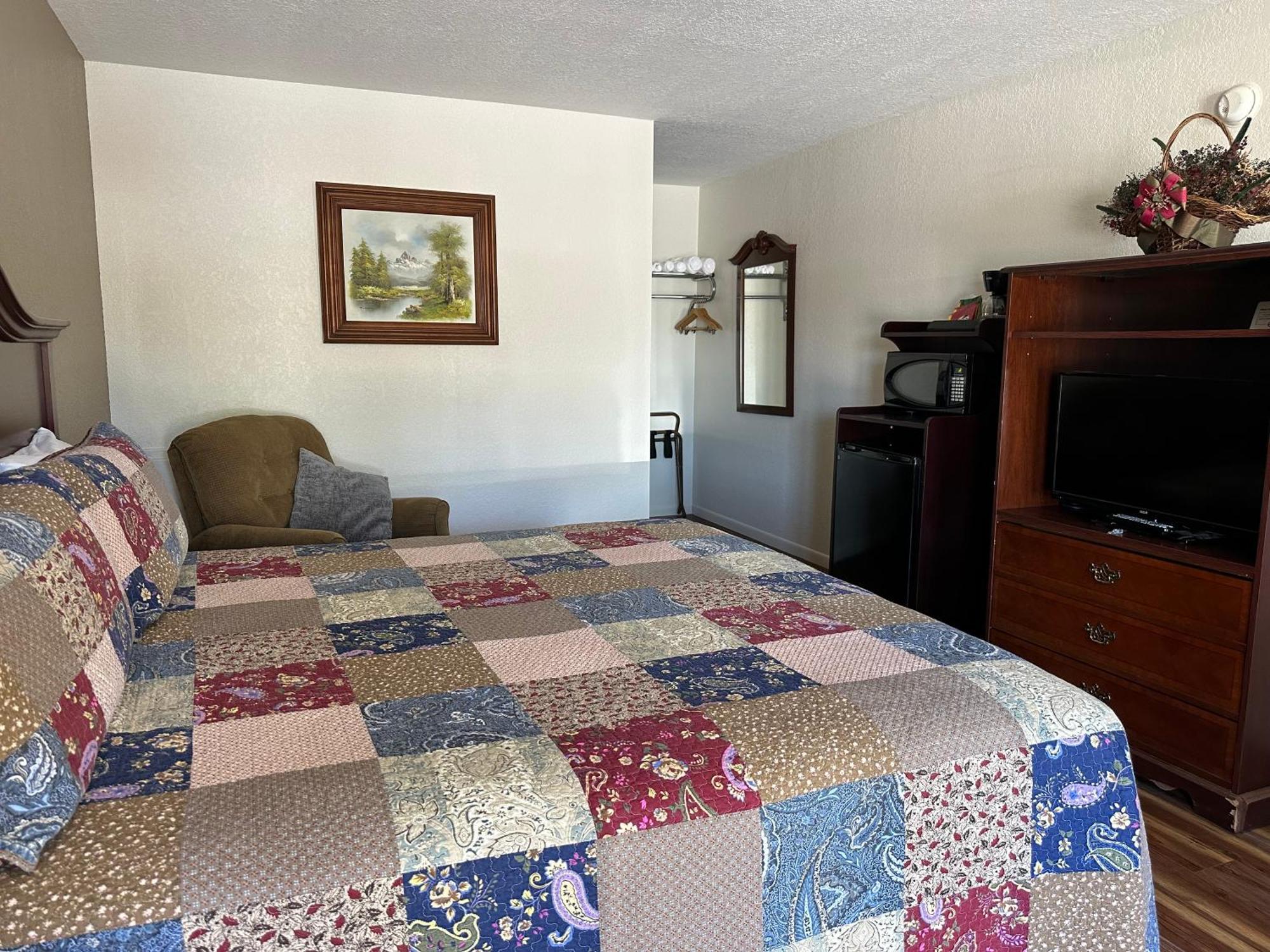 Sunset Inn And Suites Fredericksburg Extérieur photo