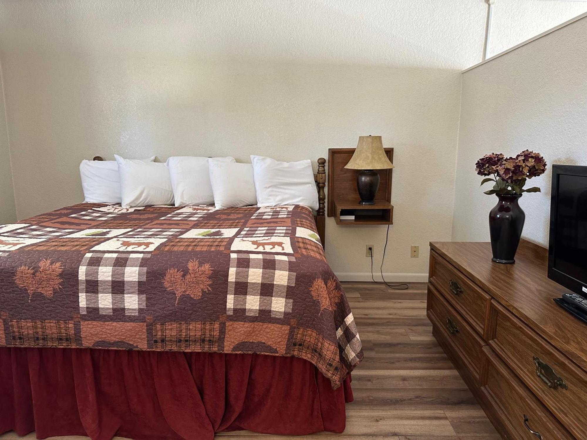 Sunset Inn And Suites Fredericksburg Extérieur photo