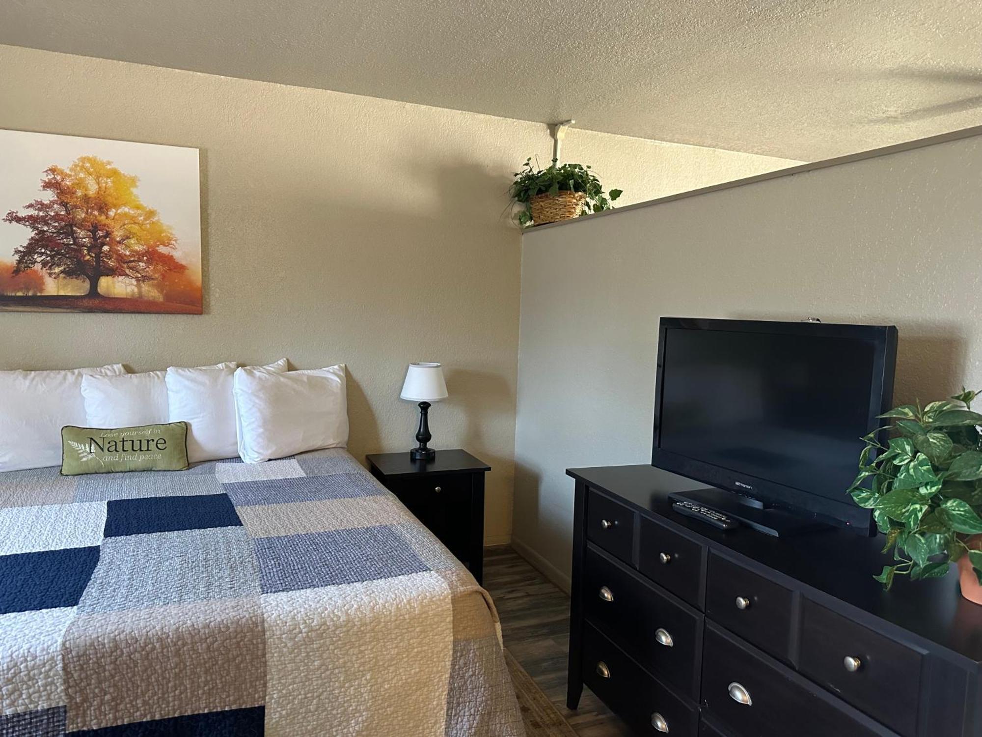 Sunset Inn And Suites Fredericksburg Extérieur photo