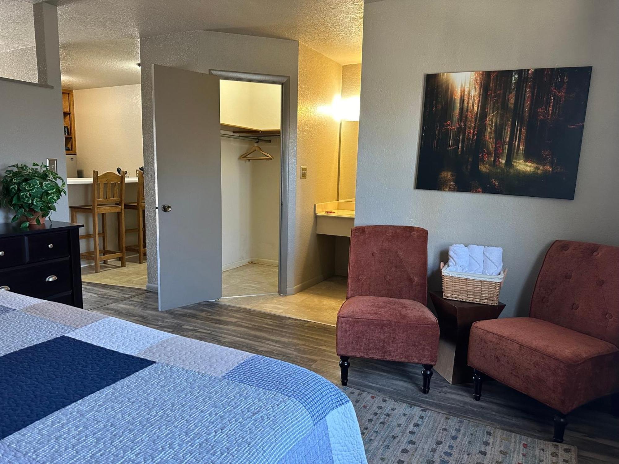 Sunset Inn And Suites Fredericksburg Extérieur photo