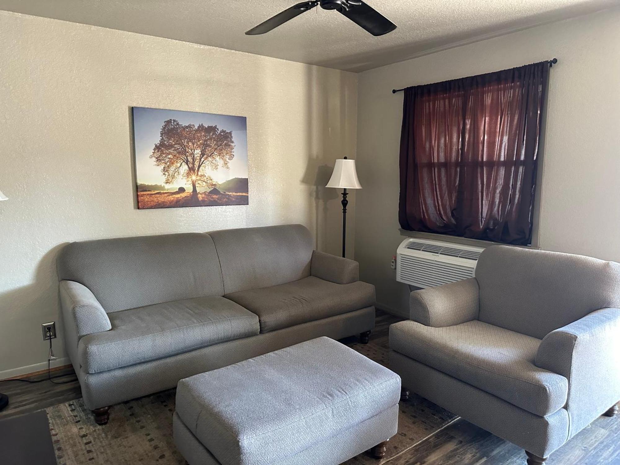 Sunset Inn And Suites Fredericksburg Extérieur photo