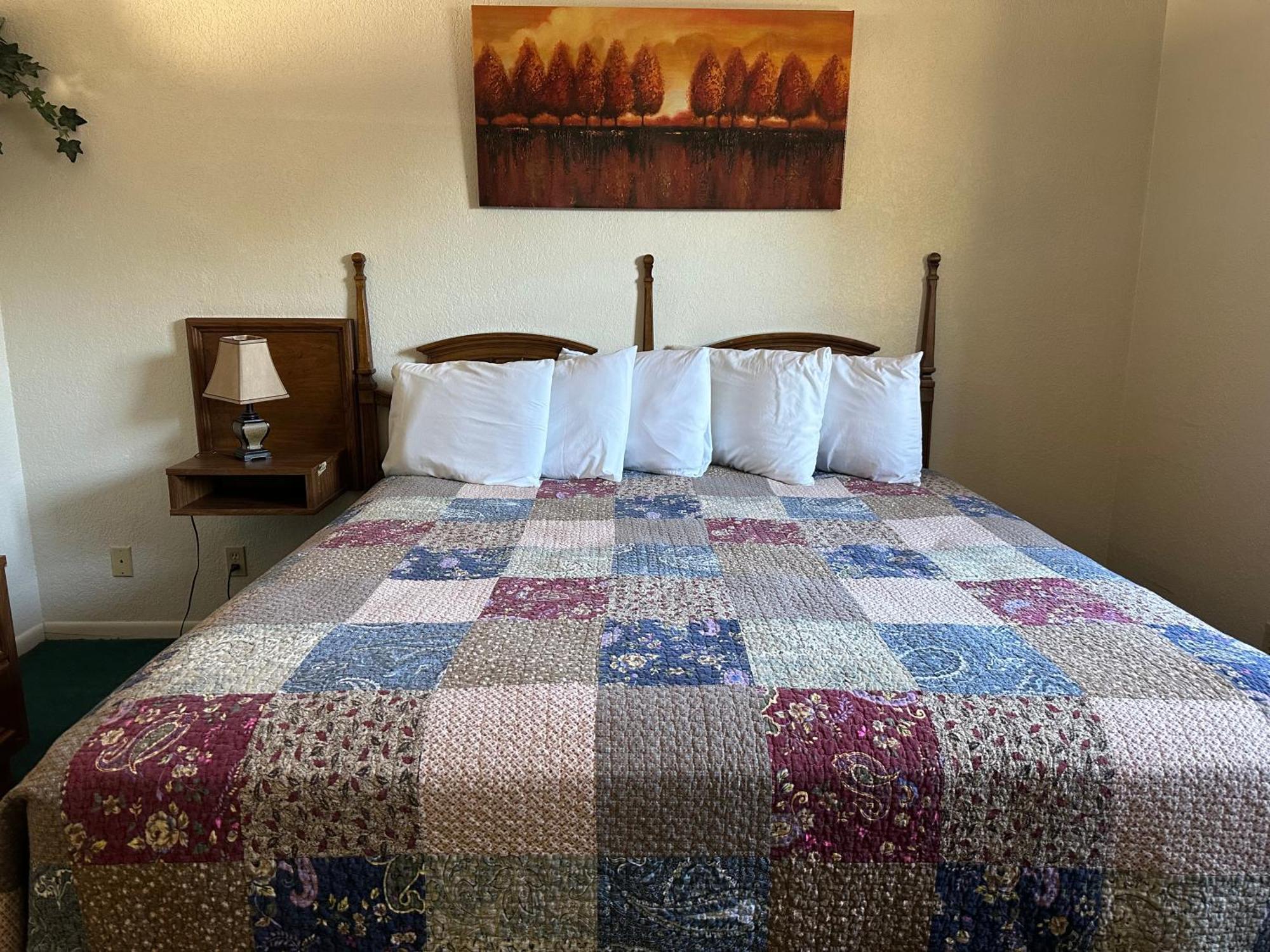 Sunset Inn And Suites Fredericksburg Extérieur photo