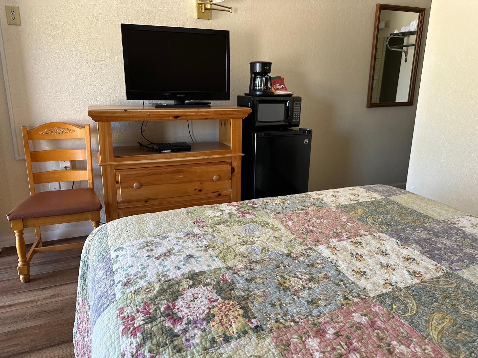 Sunset Inn And Suites Fredericksburg Extérieur photo