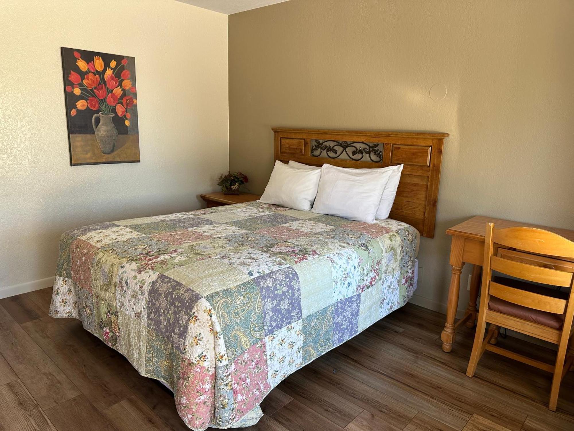 Sunset Inn And Suites Fredericksburg Extérieur photo