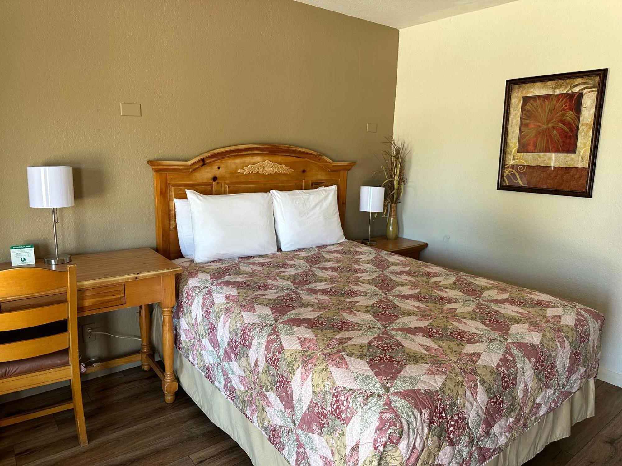 Sunset Inn And Suites Fredericksburg Extérieur photo