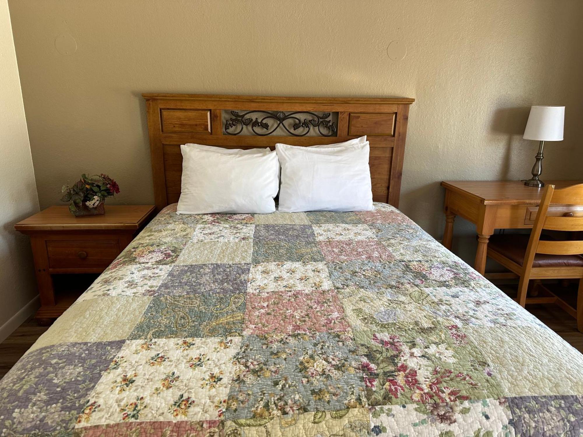 Sunset Inn And Suites Fredericksburg Extérieur photo