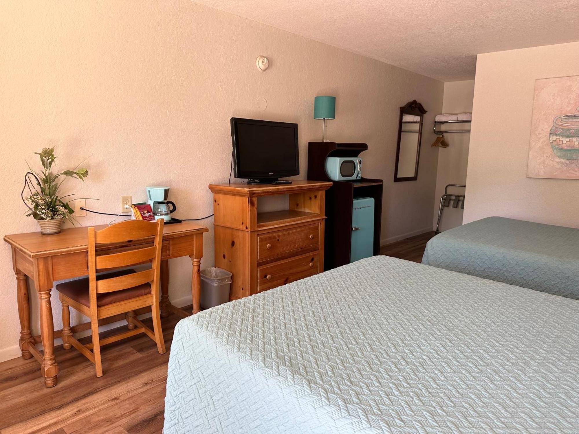Sunset Inn And Suites Fredericksburg Extérieur photo