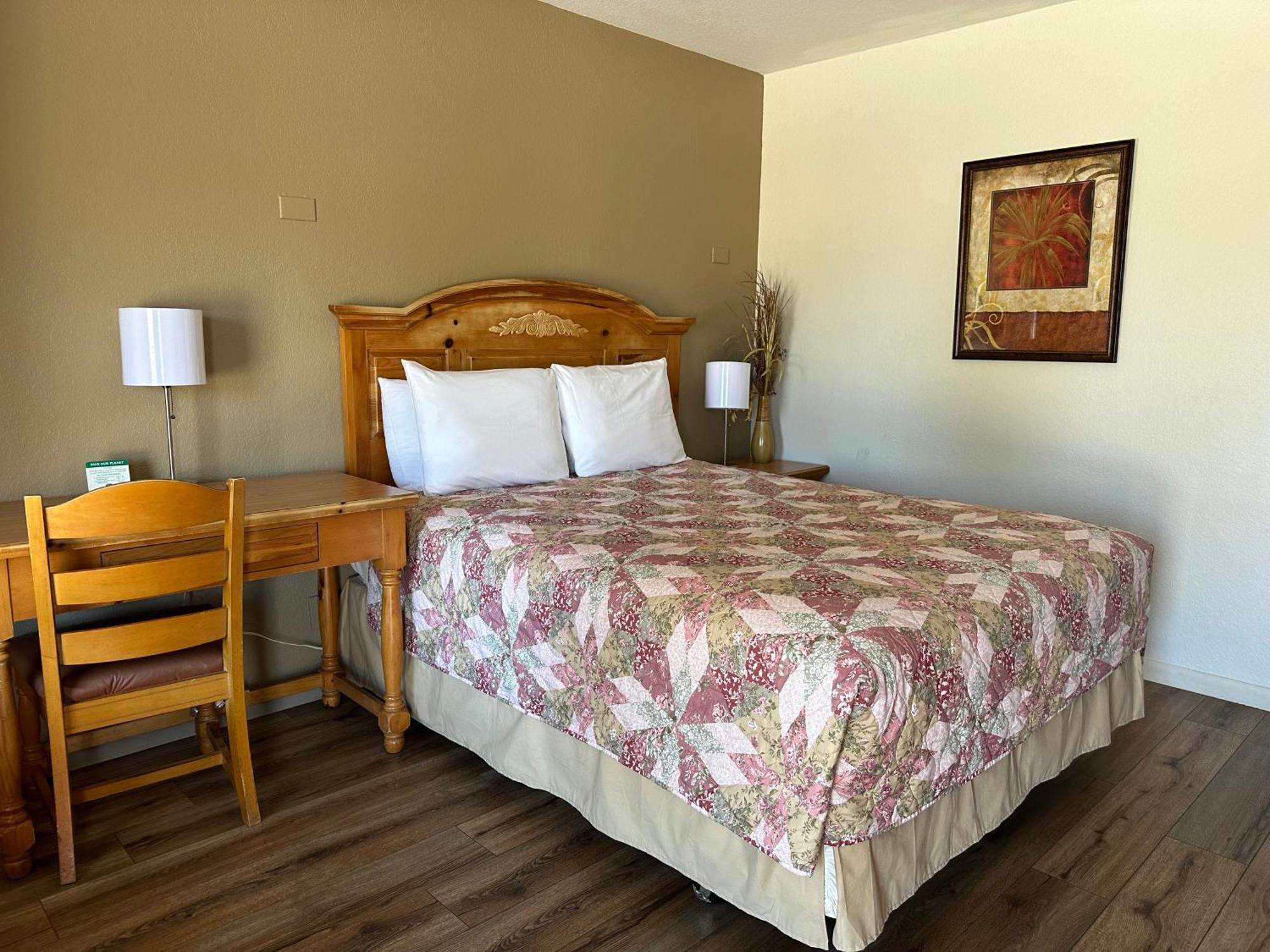 Sunset Inn And Suites Fredericksburg Extérieur photo