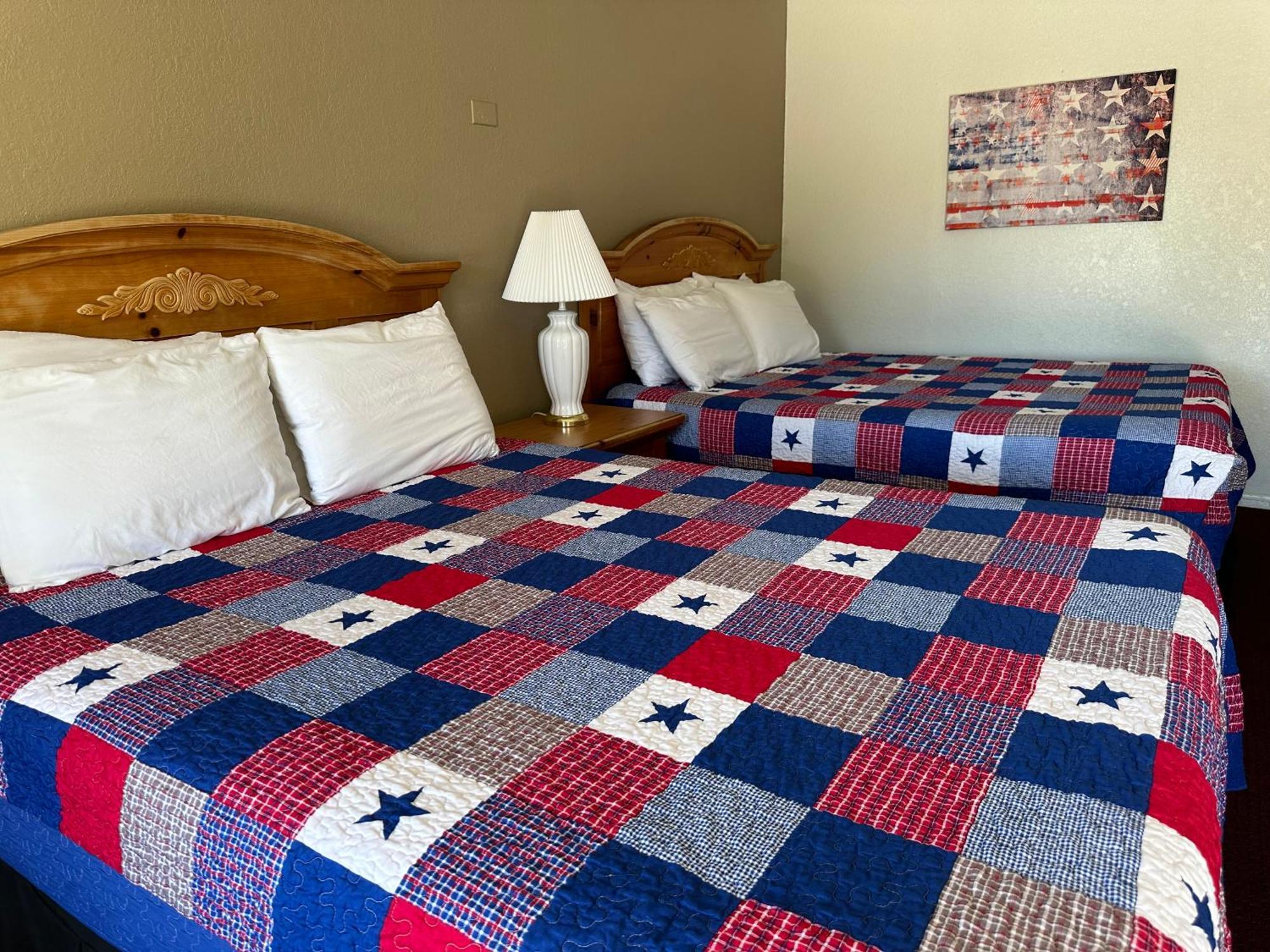 Sunset Inn And Suites Fredericksburg Extérieur photo