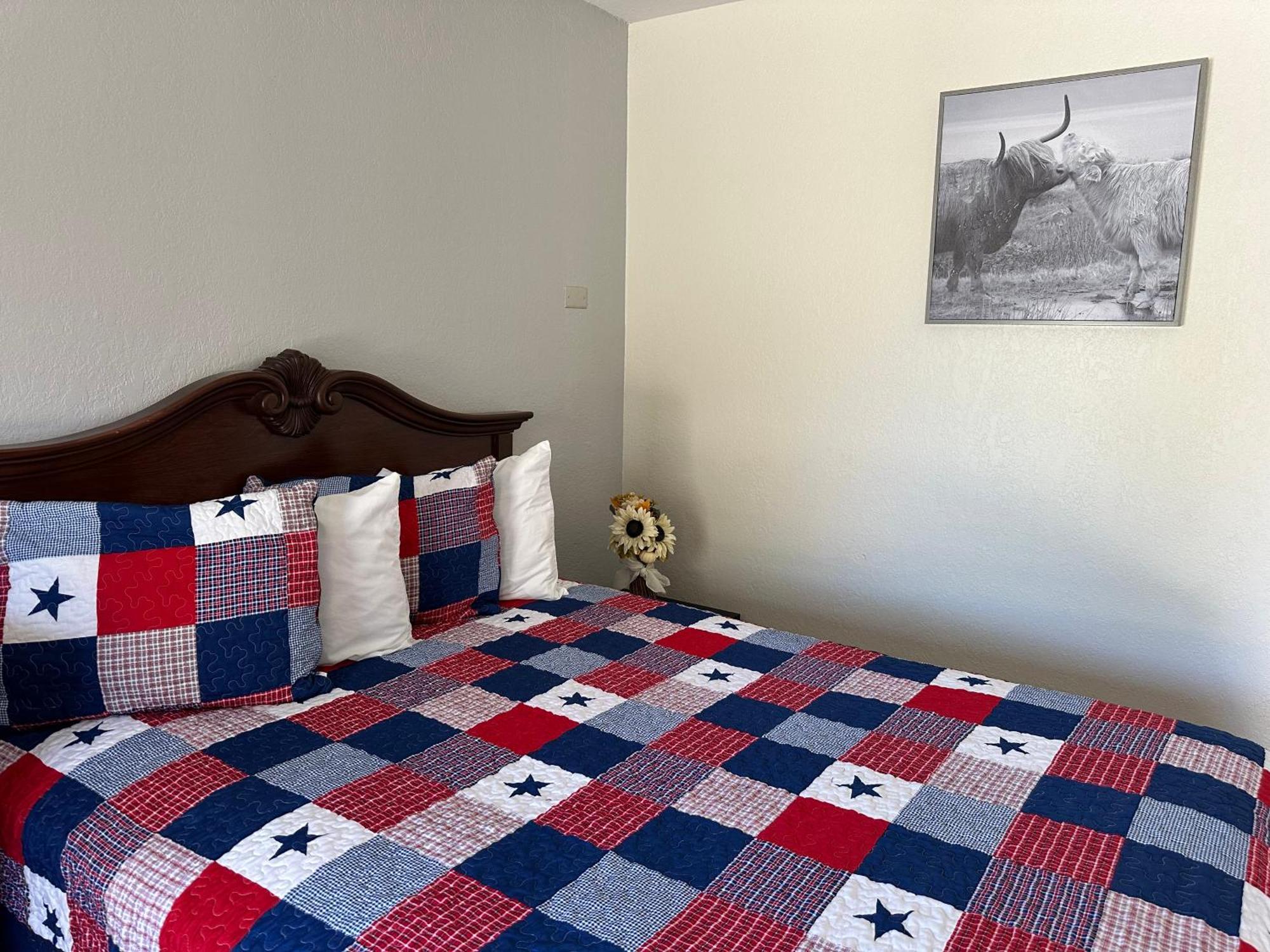 Sunset Inn And Suites Fredericksburg Extérieur photo