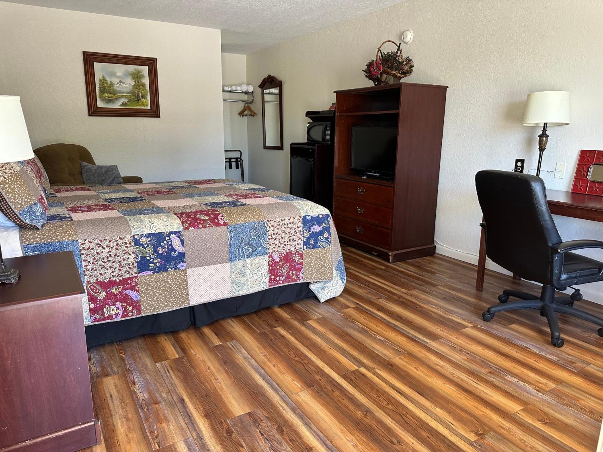 Sunset Inn And Suites Fredericksburg Extérieur photo