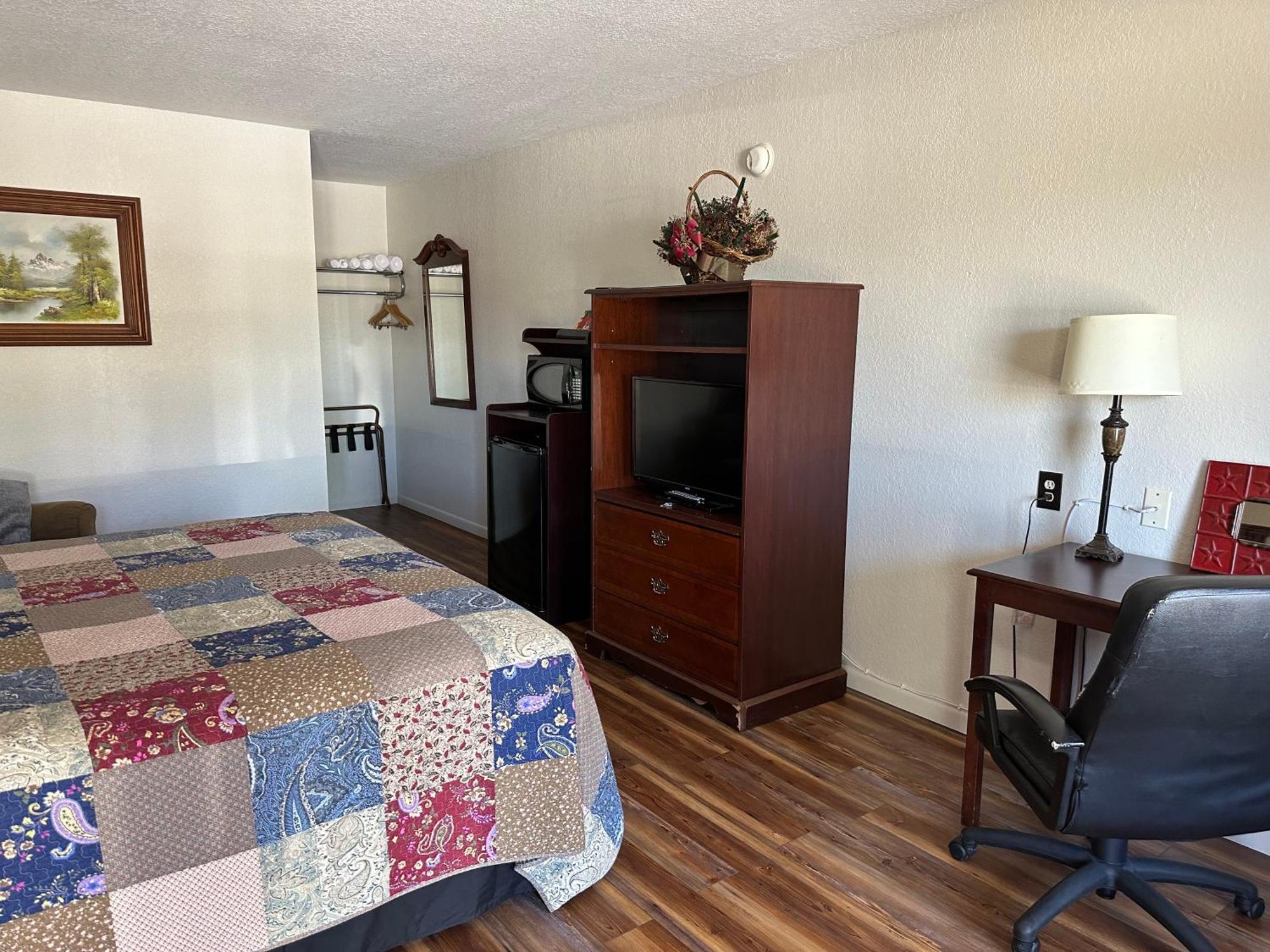 Sunset Inn And Suites Fredericksburg Extérieur photo